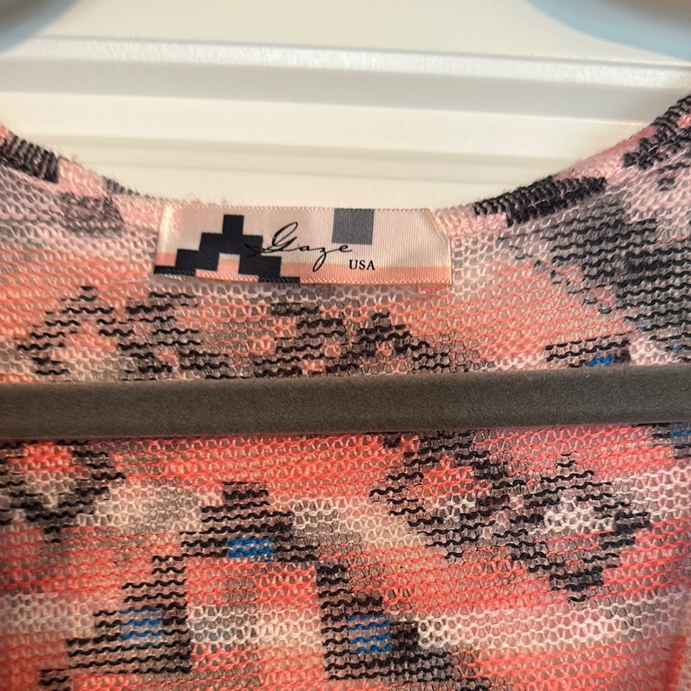 Gaze Multicolor Geometric Tank Top - Picture 2 of 6